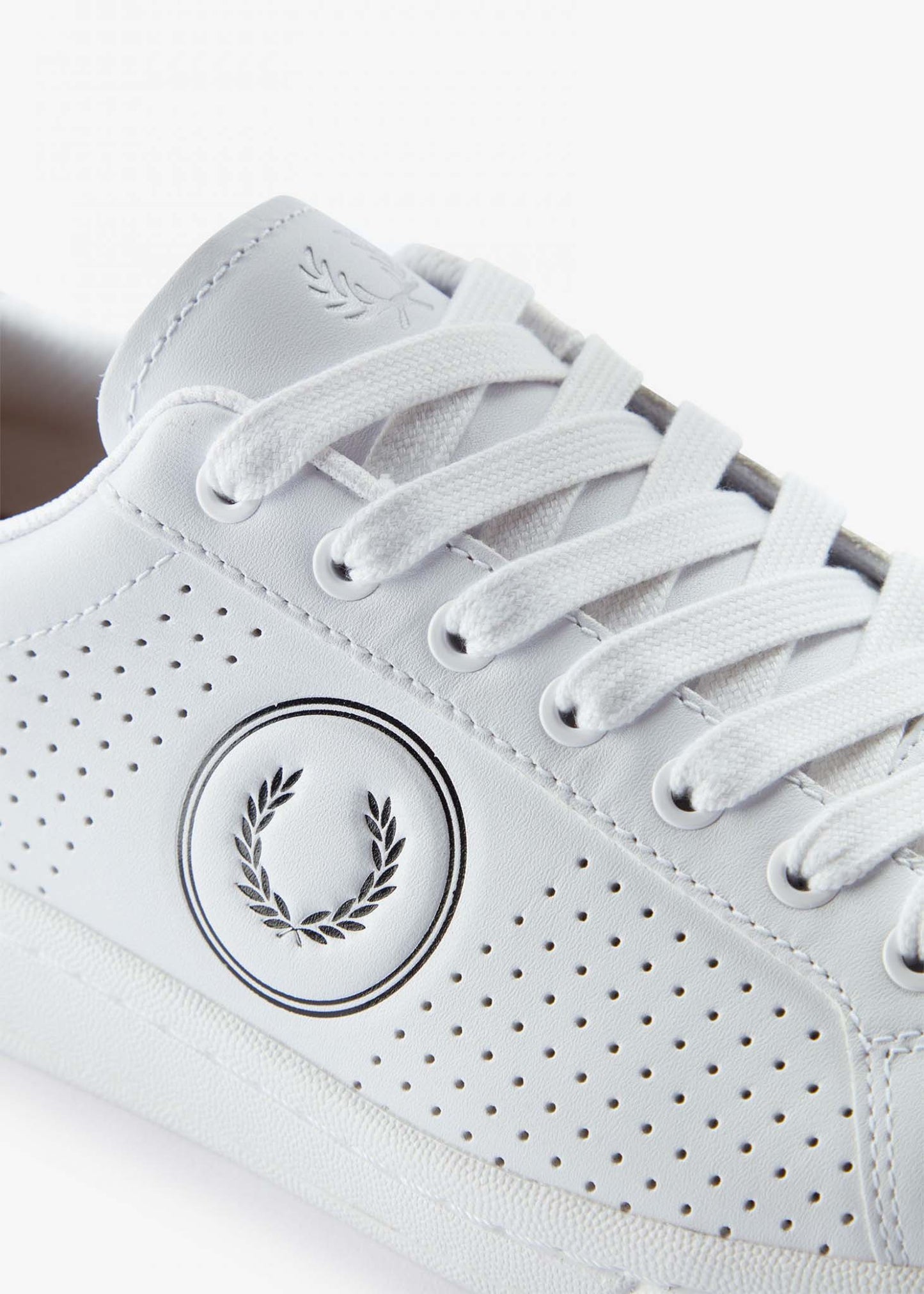 Fred Perry Schoenen B721 perf leather branded - white black