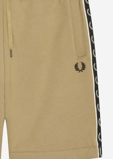 Fred Perry Korte Broeken Taped sweat short - warmstone oatml