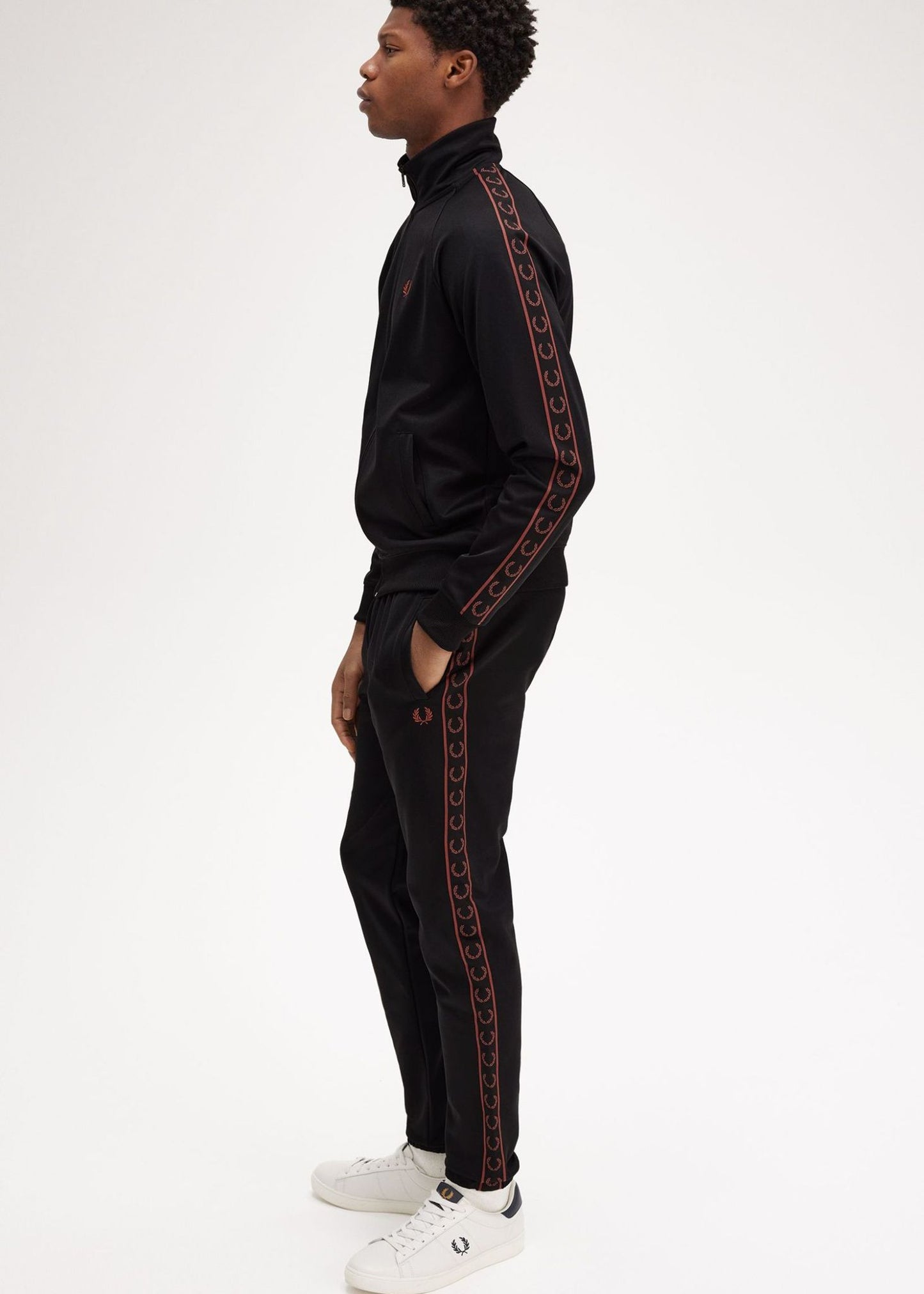 Fred Perry Vesten Contrast tape track jacket - black whisky brown