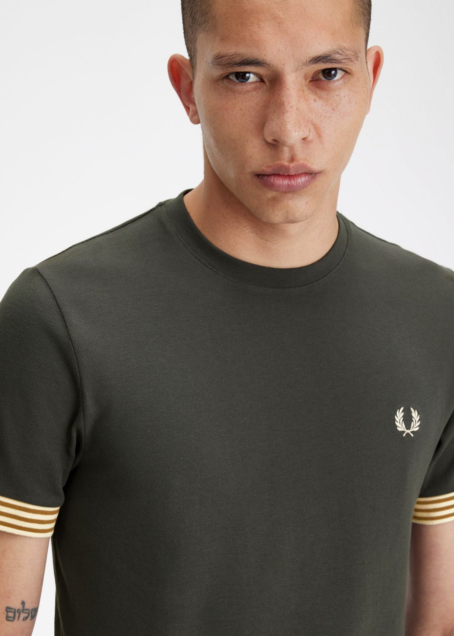 Fred Perry T-shirts Striped cuff t-shirt - field green