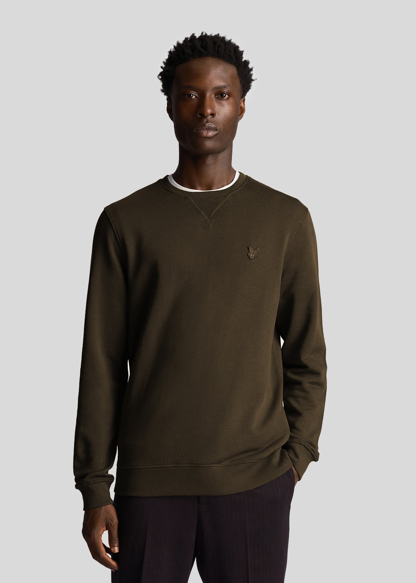 Lyle & Scott Truien Tonal eagle crew neck sweatshirt - olive