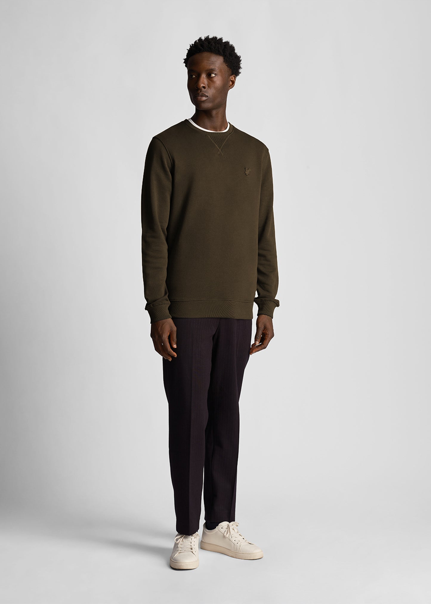 Lyle & Scott Truien Tonal eagle crew neck sweatshirt - olive