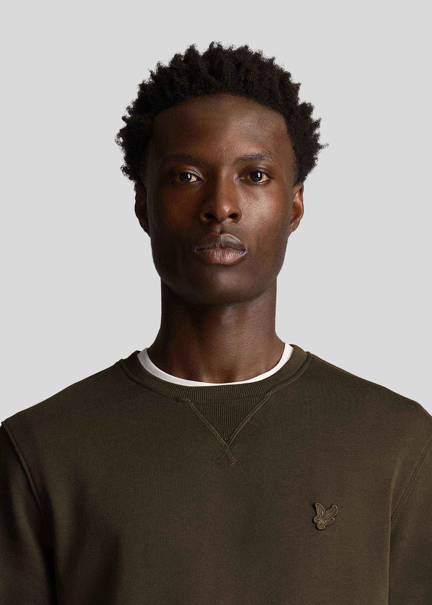 Lyle & Scott Truien Tonal eagle crew neck sweatshirt - olive