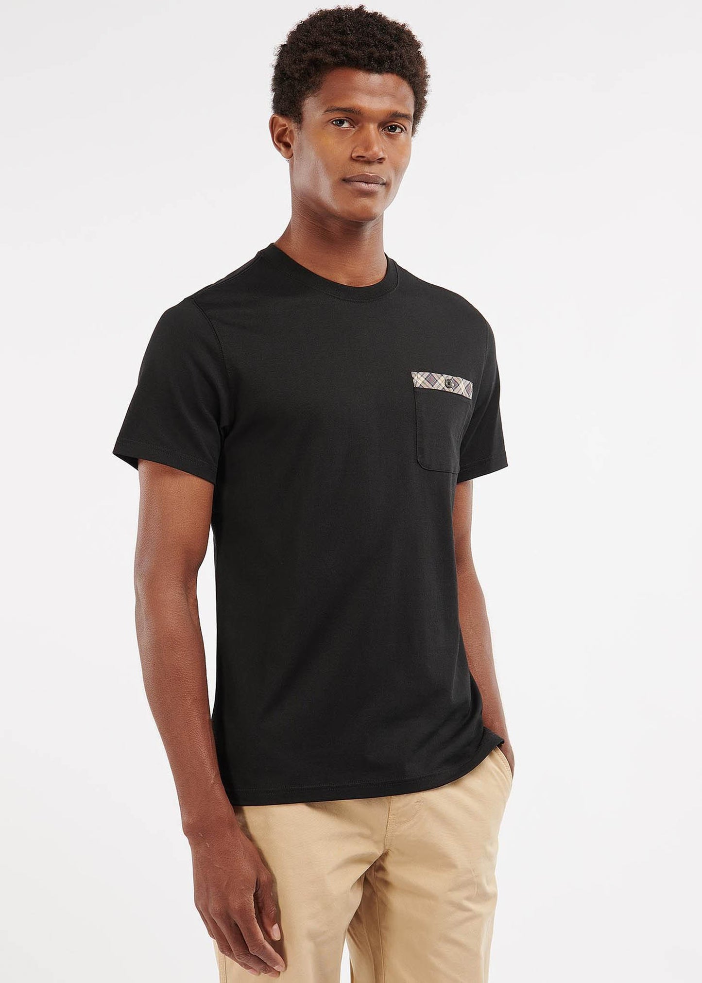 Barbour T-shirts Durness pocket tee - black