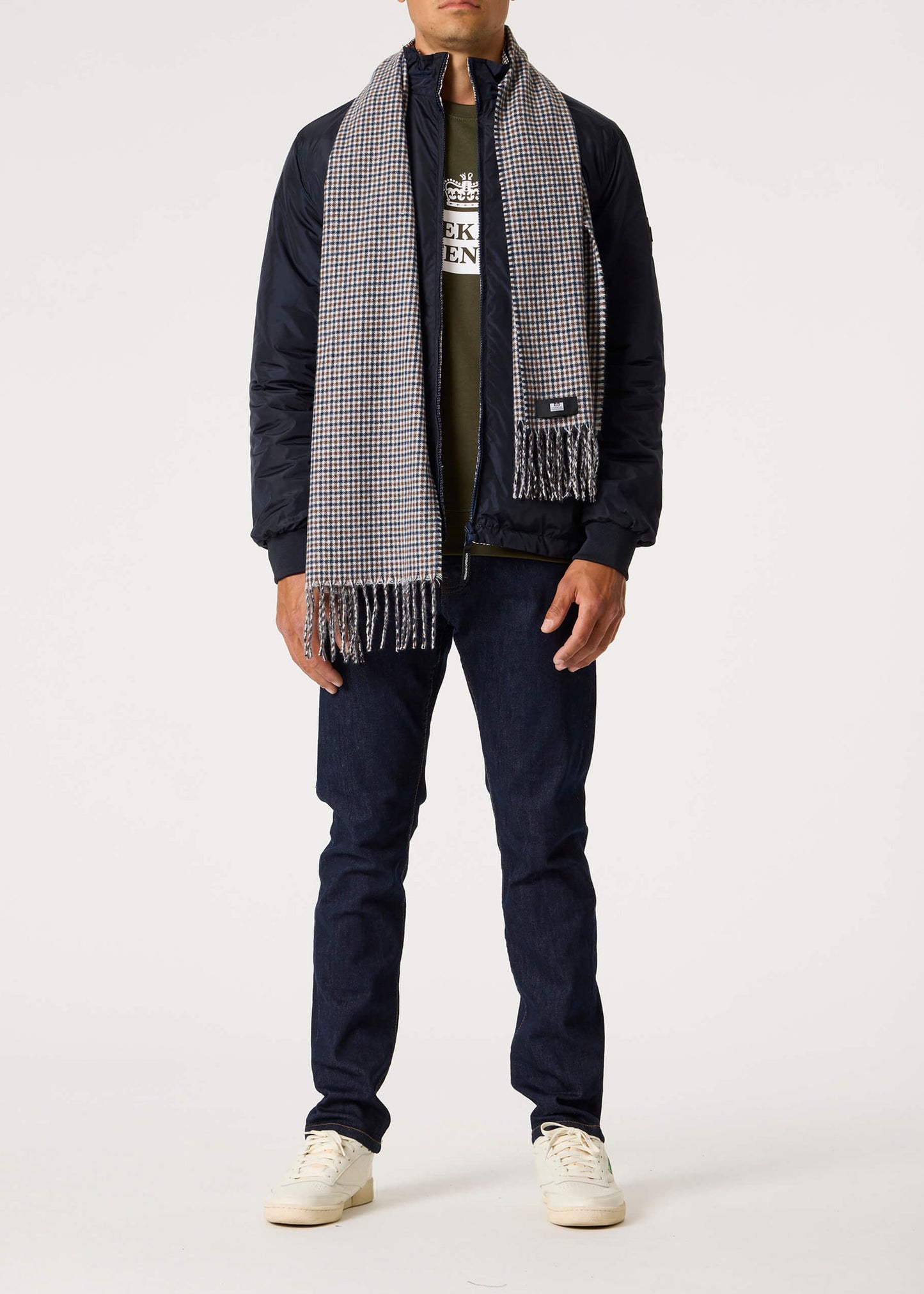 Weekend Offender Sjaals Nurmagomedov - house check