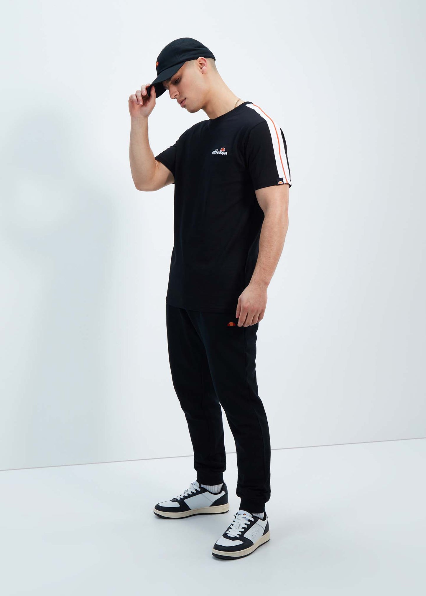 Ellesse T-shirts Crotone 2 tee - black