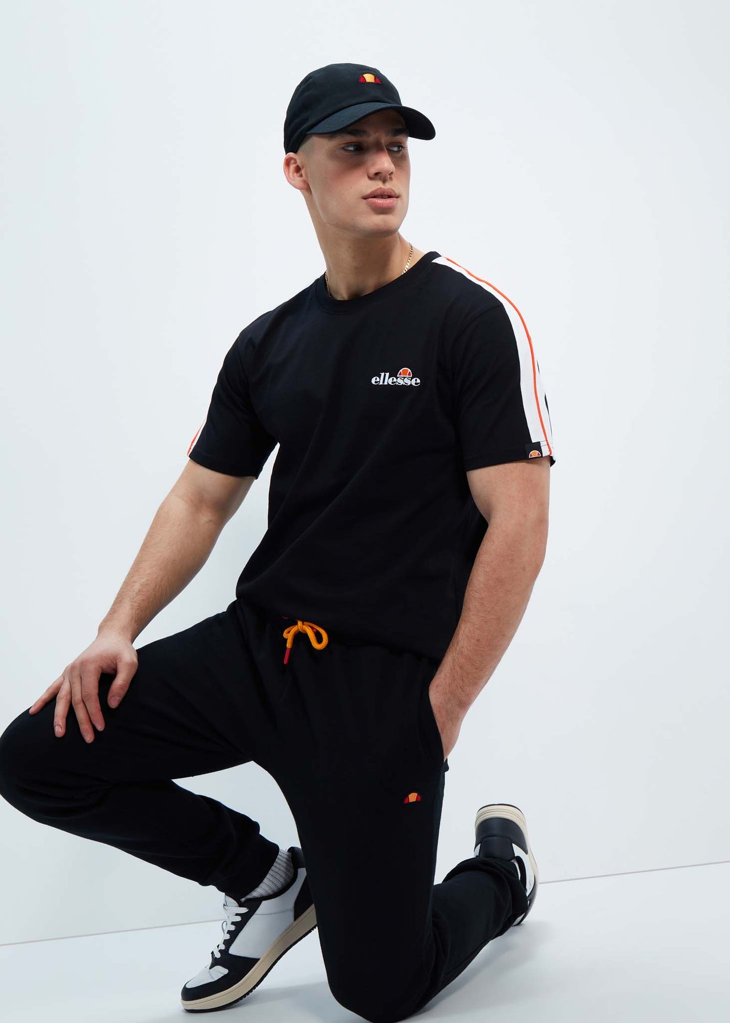 Ellesse T-shirts Crotone 2 tee - black