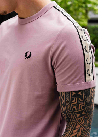 Fred Perry T-shirts Contrast tape ringer t-shirt - dusty rs pink black