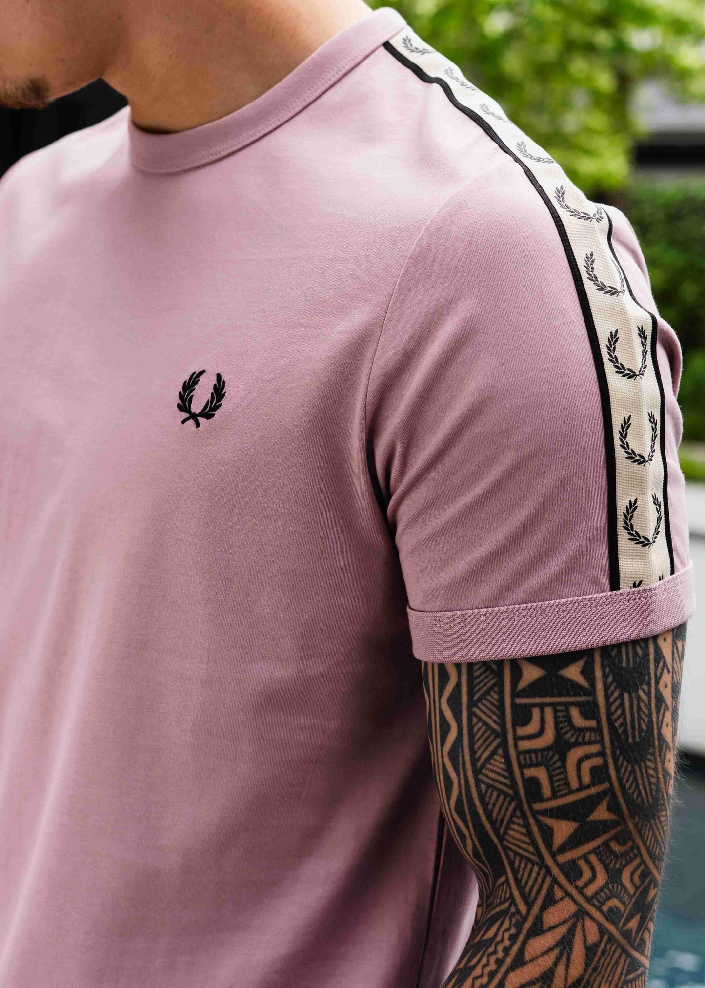 Fred Perry T-shirts Contrast tape ringer t-shirt - dusty rs pink black