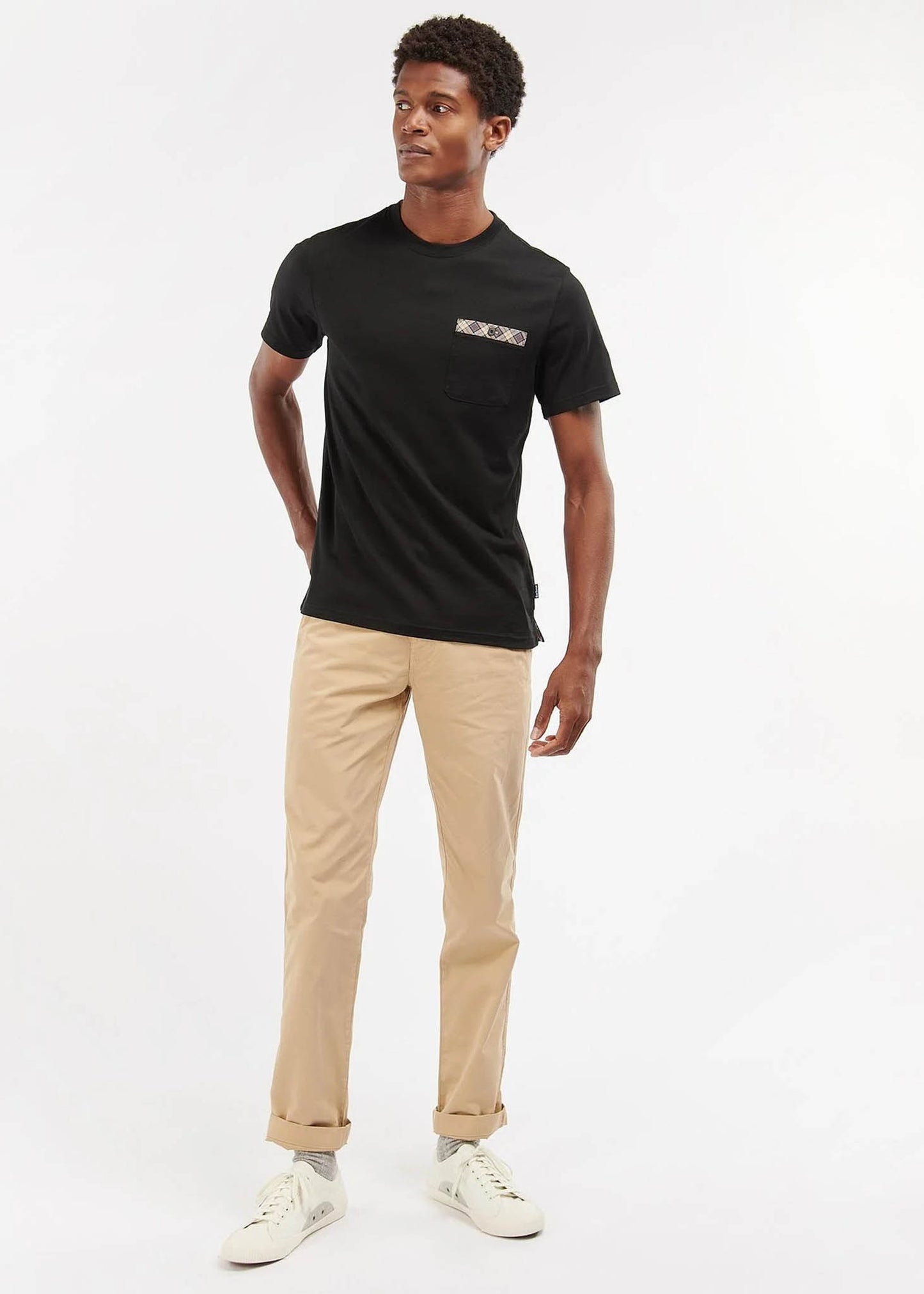 Barbour T-shirts Durness pocket tee - black