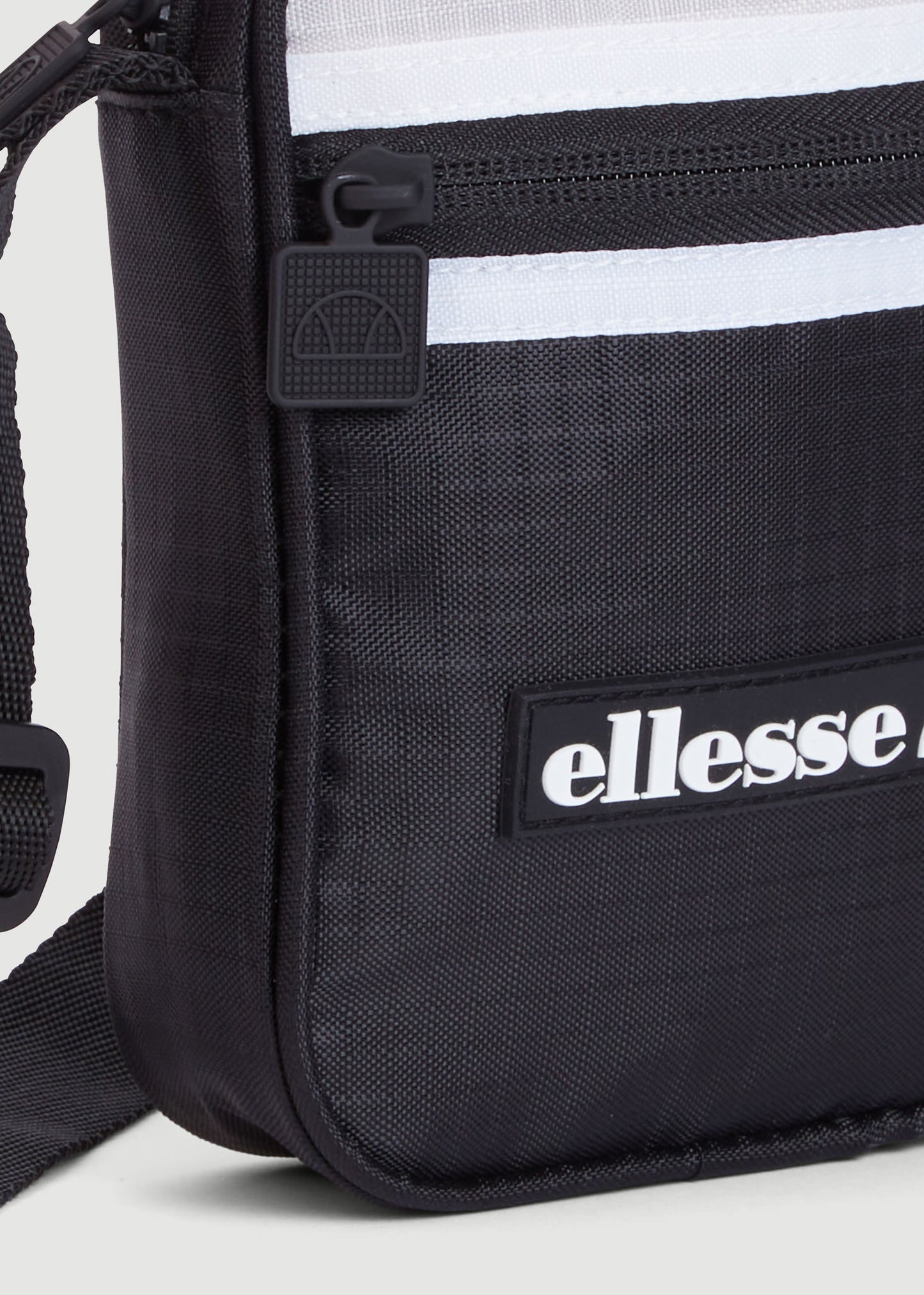 Ellesse Tassen Brekko small items bag - black
