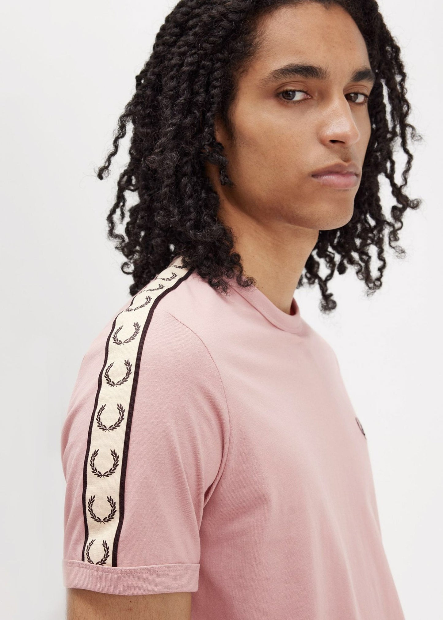 Fred Perry T-shirts Contrast tape ringer t-shirt - dusty rs pink black