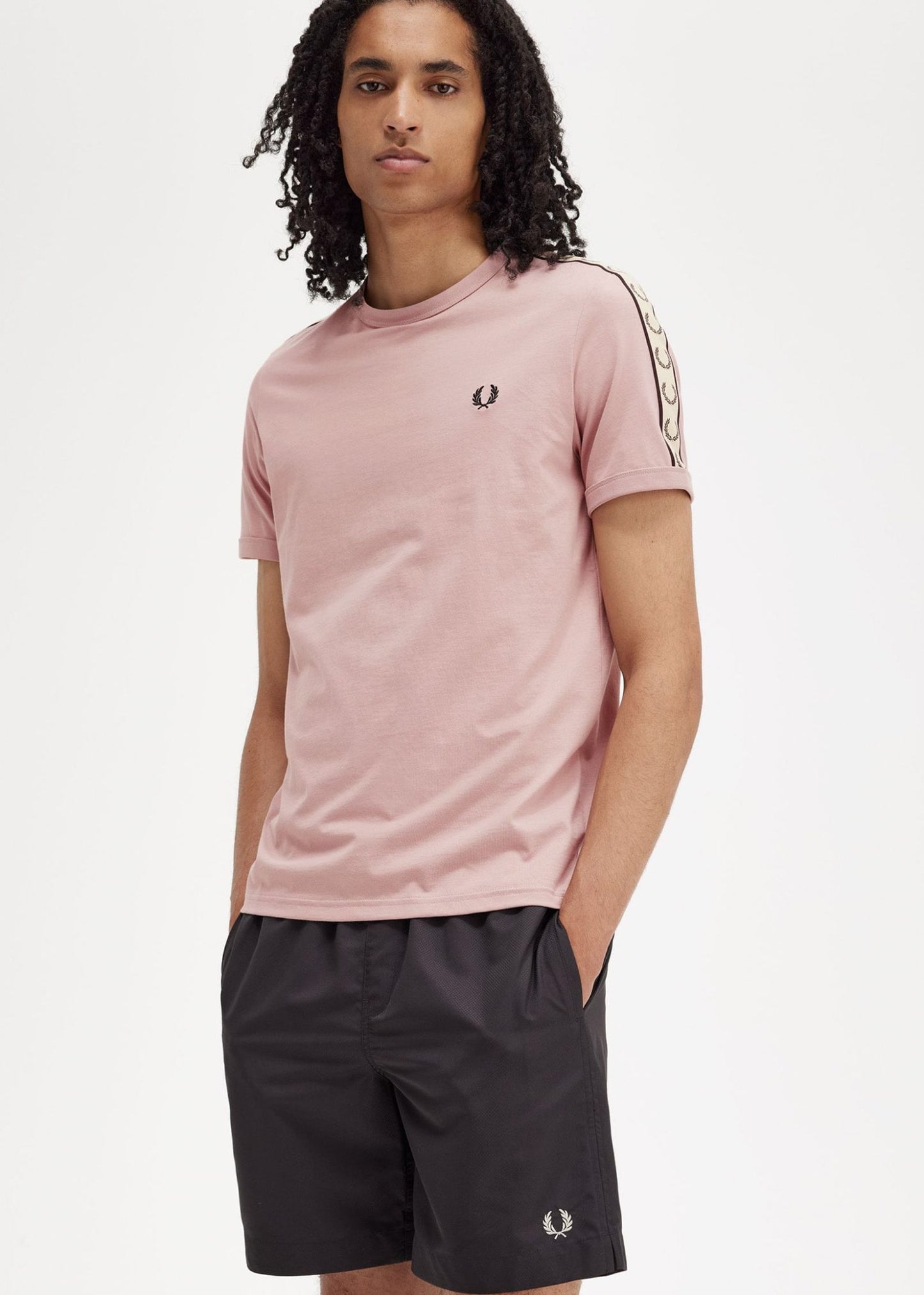 Fred Perry T-shirts Contrast tape ringer t-shirt - dusty rs pink black
