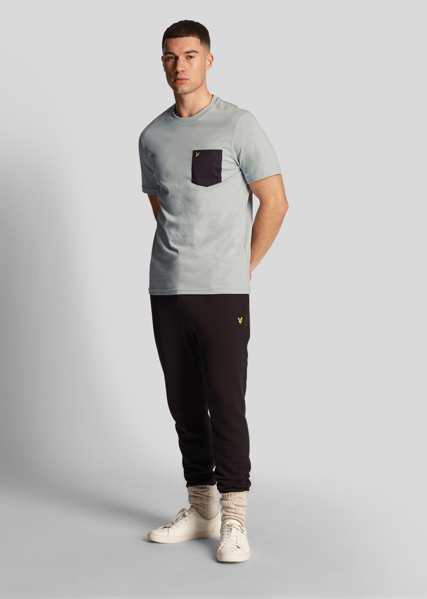 Lyle & Scott T-shirts Contrast pocket t-shirt - slate-blue-dark-navy