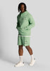 Lyle & Scott Korte Broeken Racquet club graphic sweat short - lawn green
