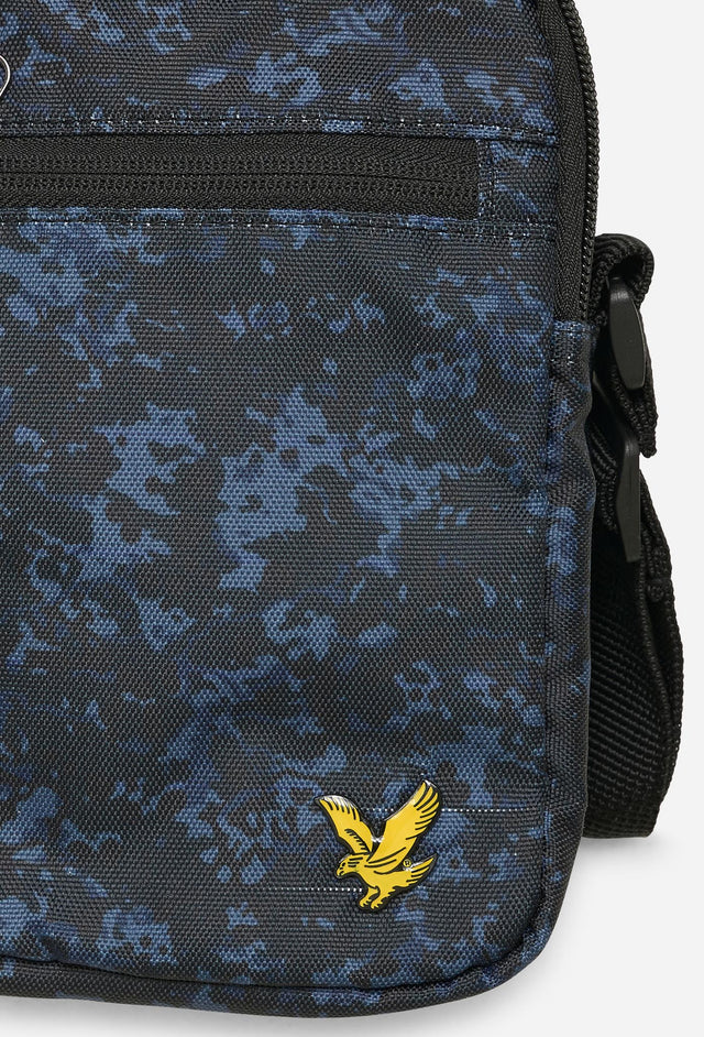Lyle & Scott Tassen Reporter bag - navy earth print