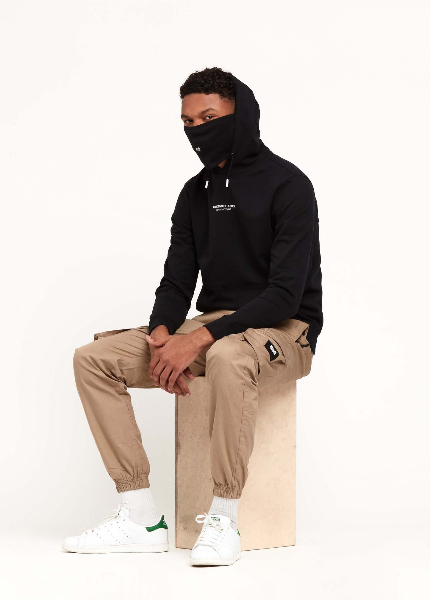 Weekend Offender Hoodies Seven mile - black