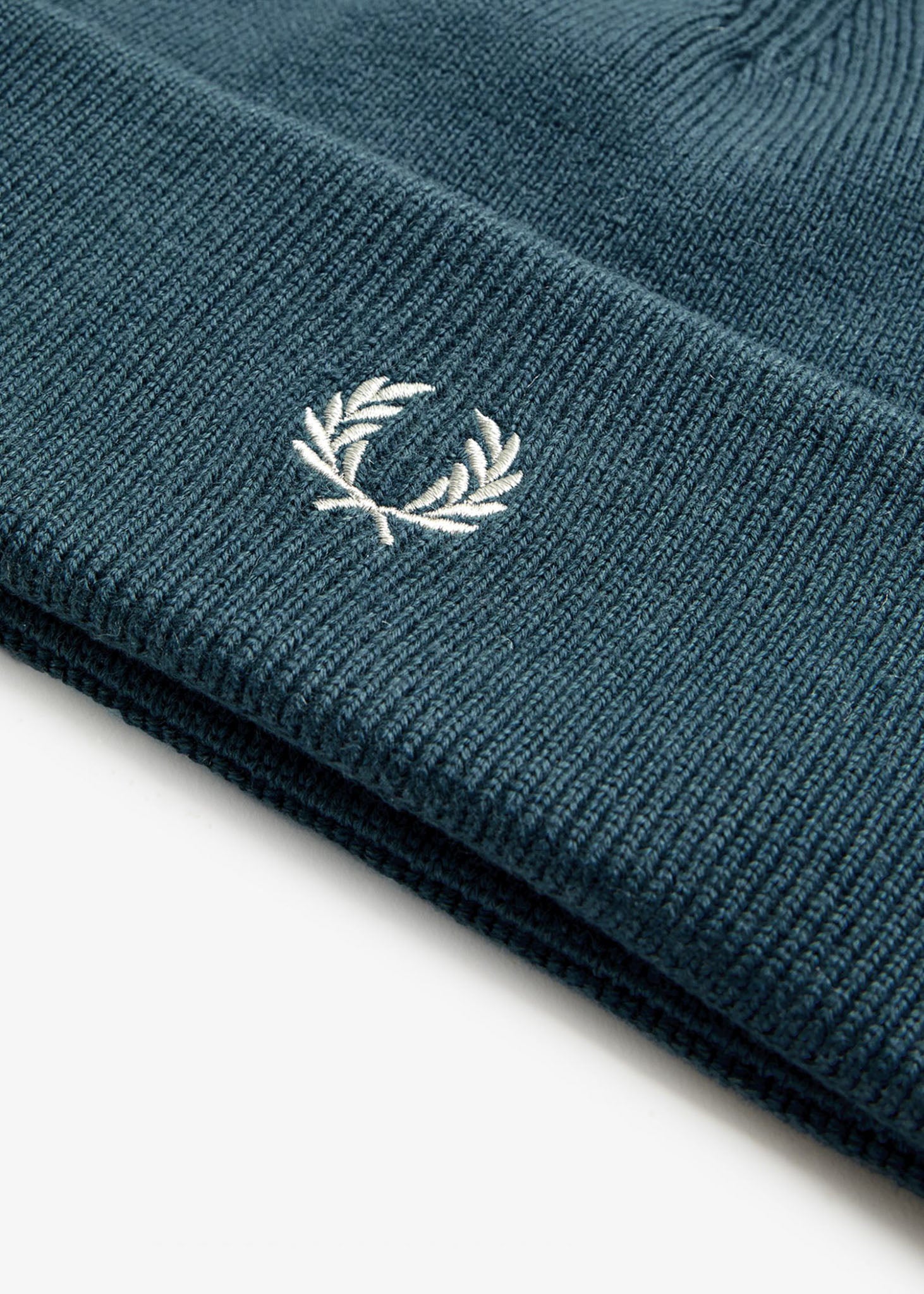 Fred Perry Mutsen  Classic beanie - petrol light oyster 