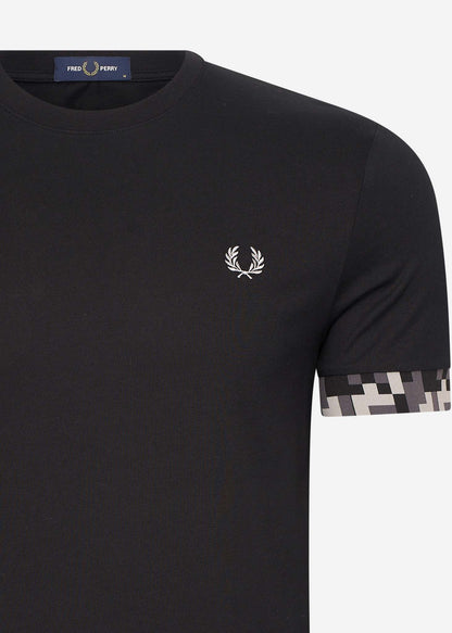 Fred Perry T-shirts  Pixel cuff t-shirt - black 