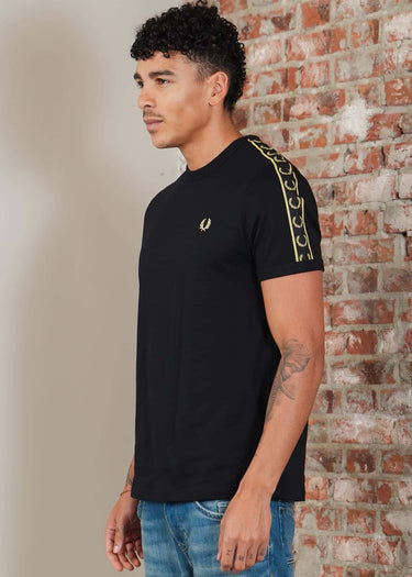 Fred Perry T-shirts Contrast tape ringer t-shirt - black champagne