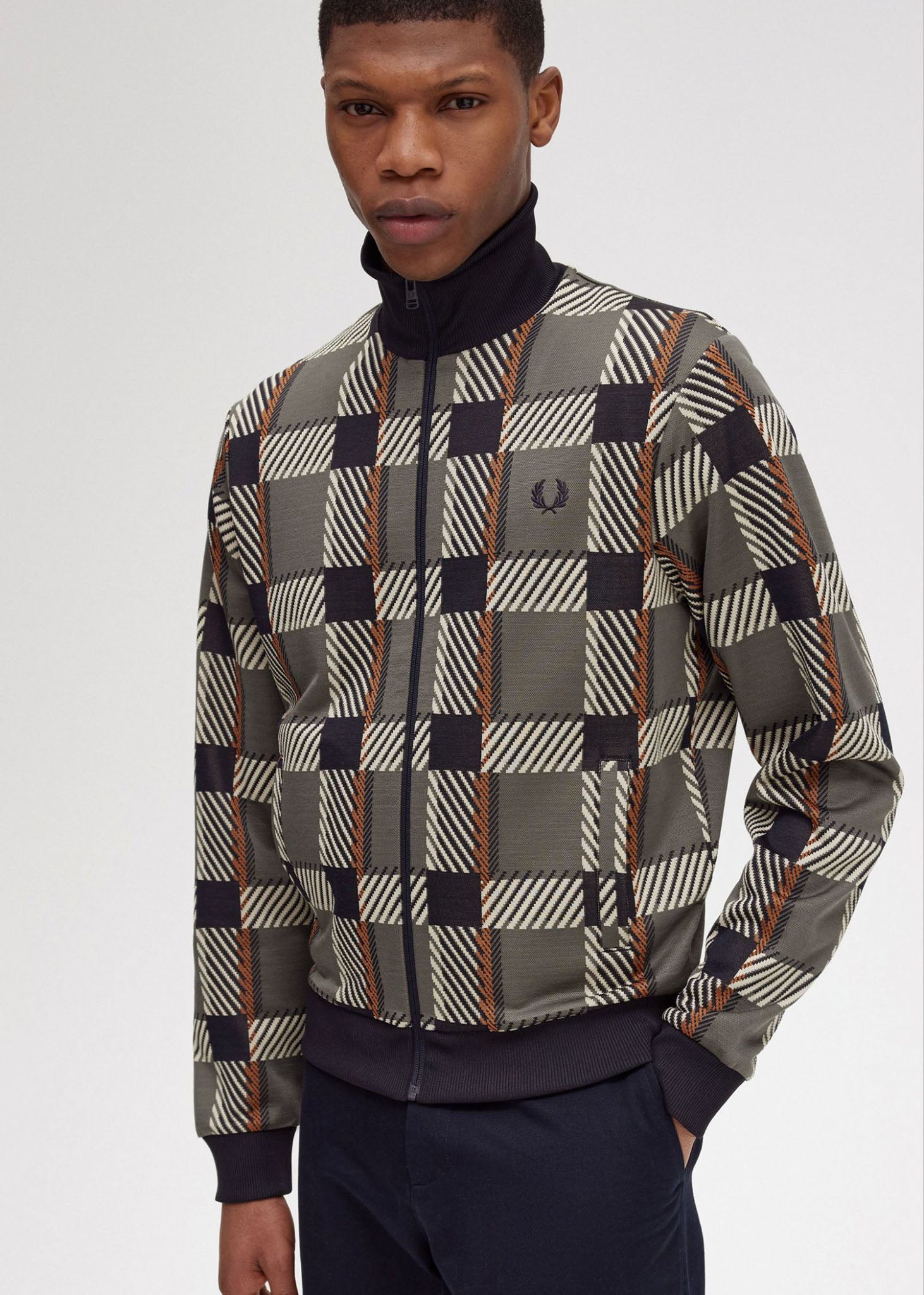 Fred Perry Vesten  Glitch tartan track jacket - field green 