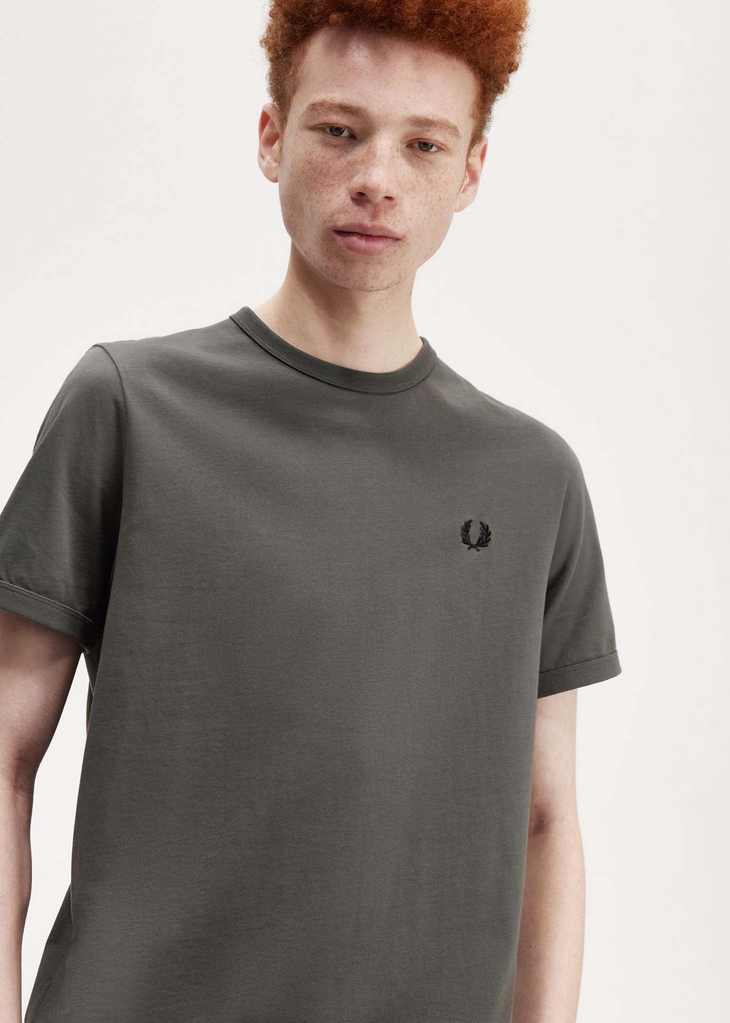 Fred Perry T-shirts  Ringer t-shirt - field green 