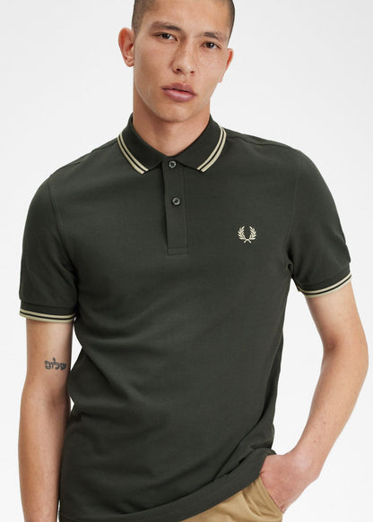 Fred Perry Polo's  Twin tipped fred perry shirt - field green oatmeal 