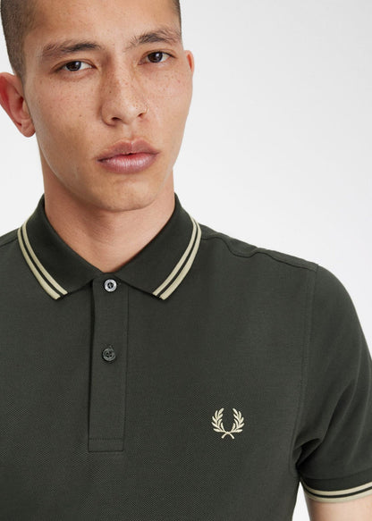 Fred Perry Polo's  Twin tipped fred perry shirt - field green oatmeal 