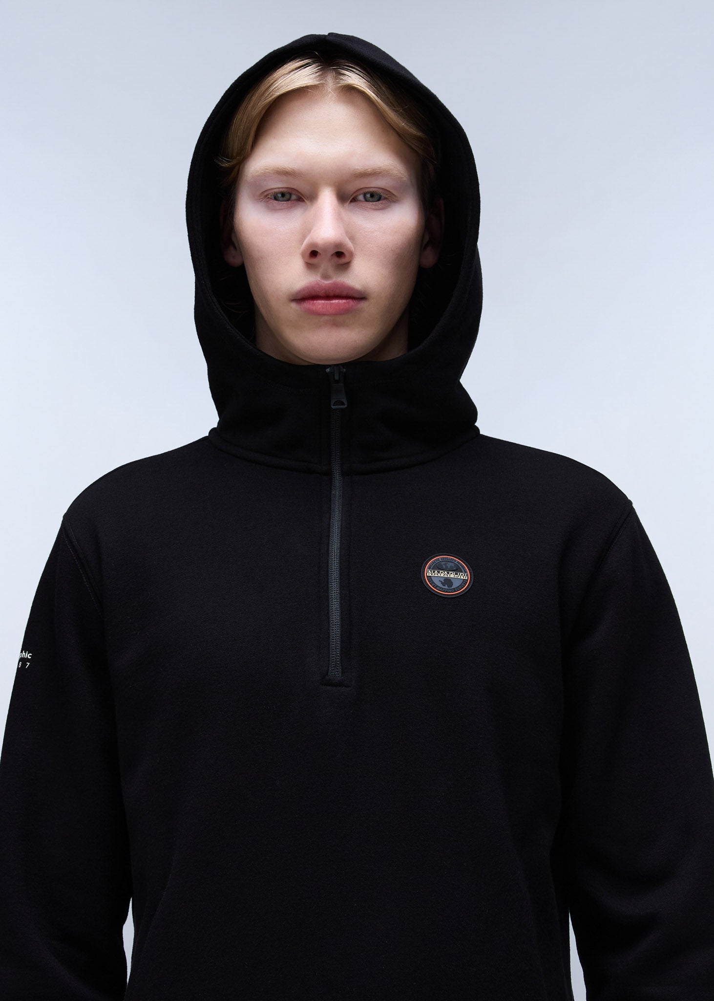 Napapijri Hoodies  Badge halfzip hoodie  - black 