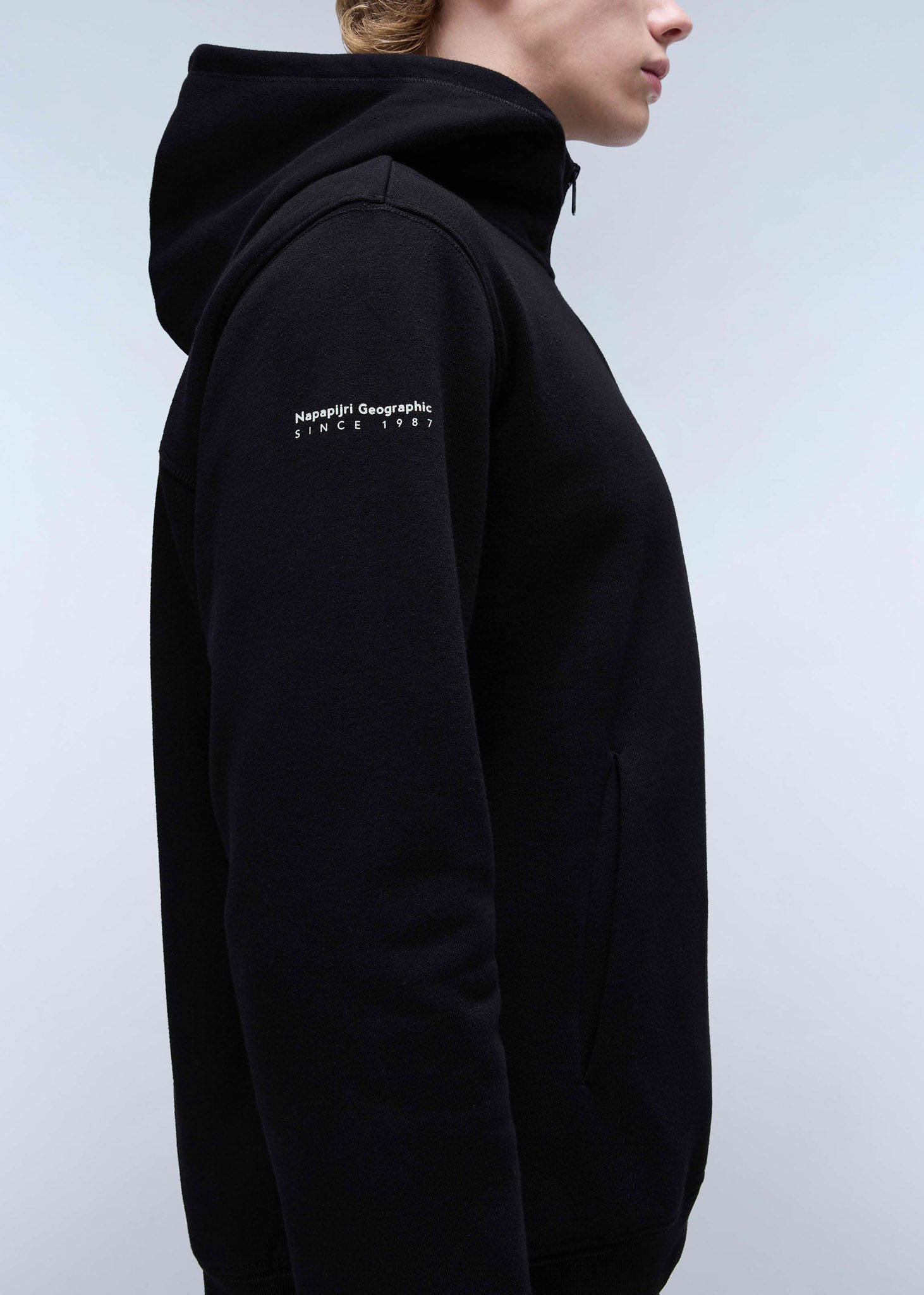 Napapijri Hoodies  Badge halfzip hoodie  - black 