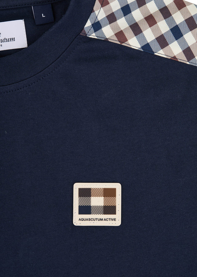 Aquascutum T-shirts Check shoulder t-shirt - navy
