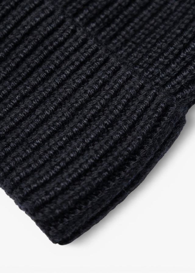 Aquascutum Mutsen Rubber patch beanie - black