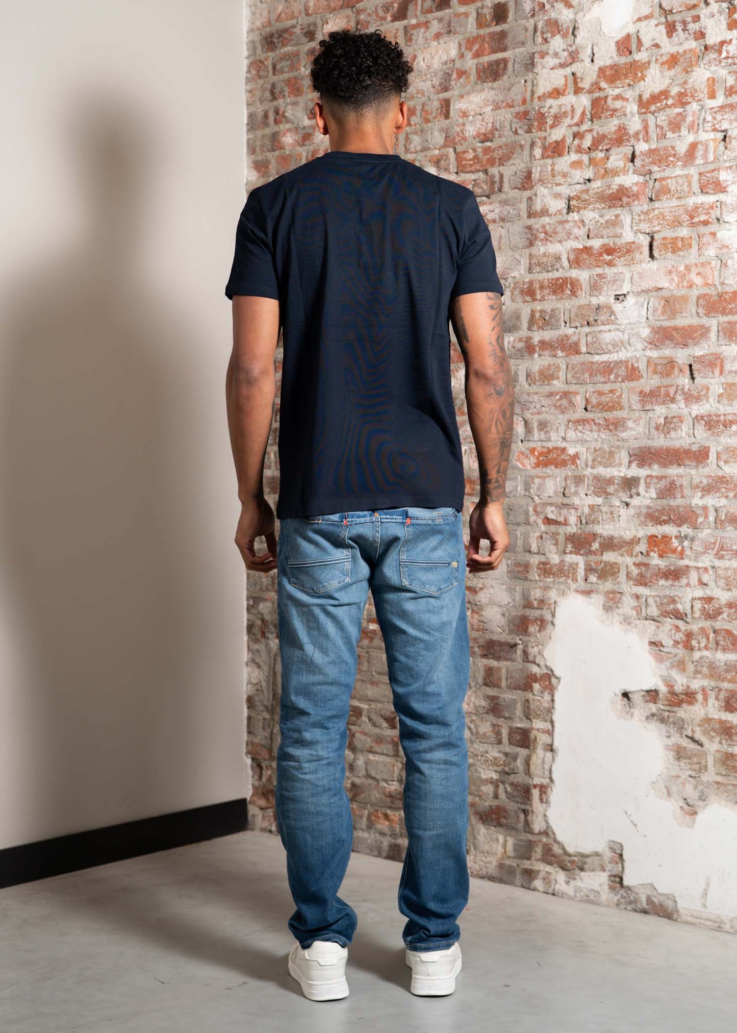 Weekend Offender T-shirts Number 5 - navy