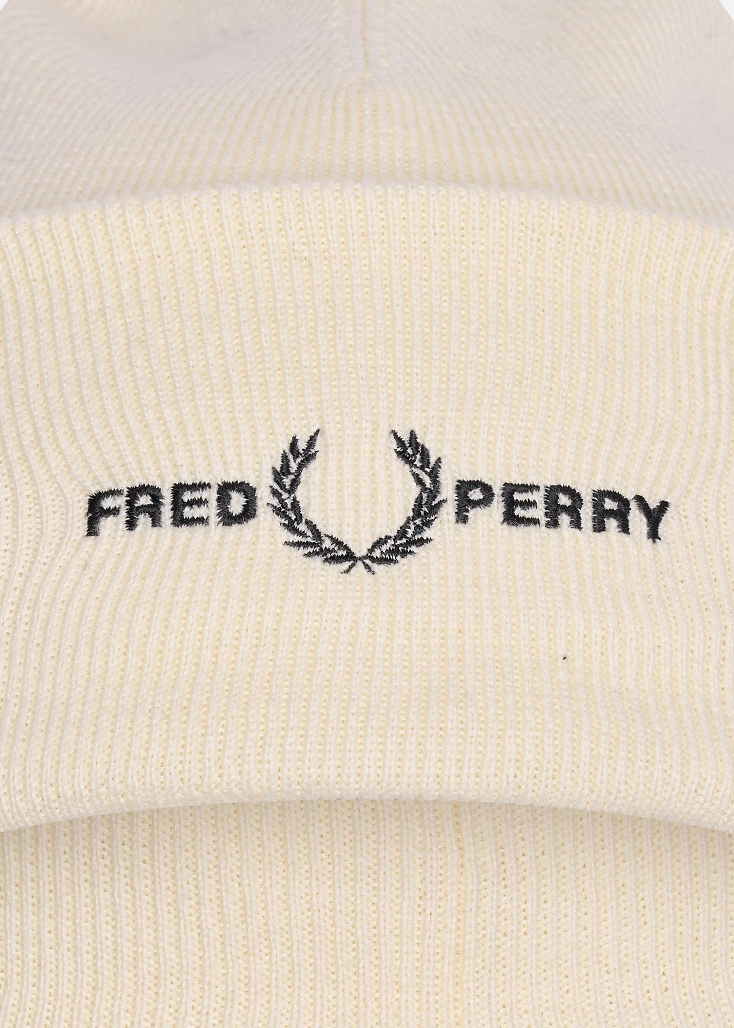 Fred Perry Mutsen  Graphic beanie - ecru 