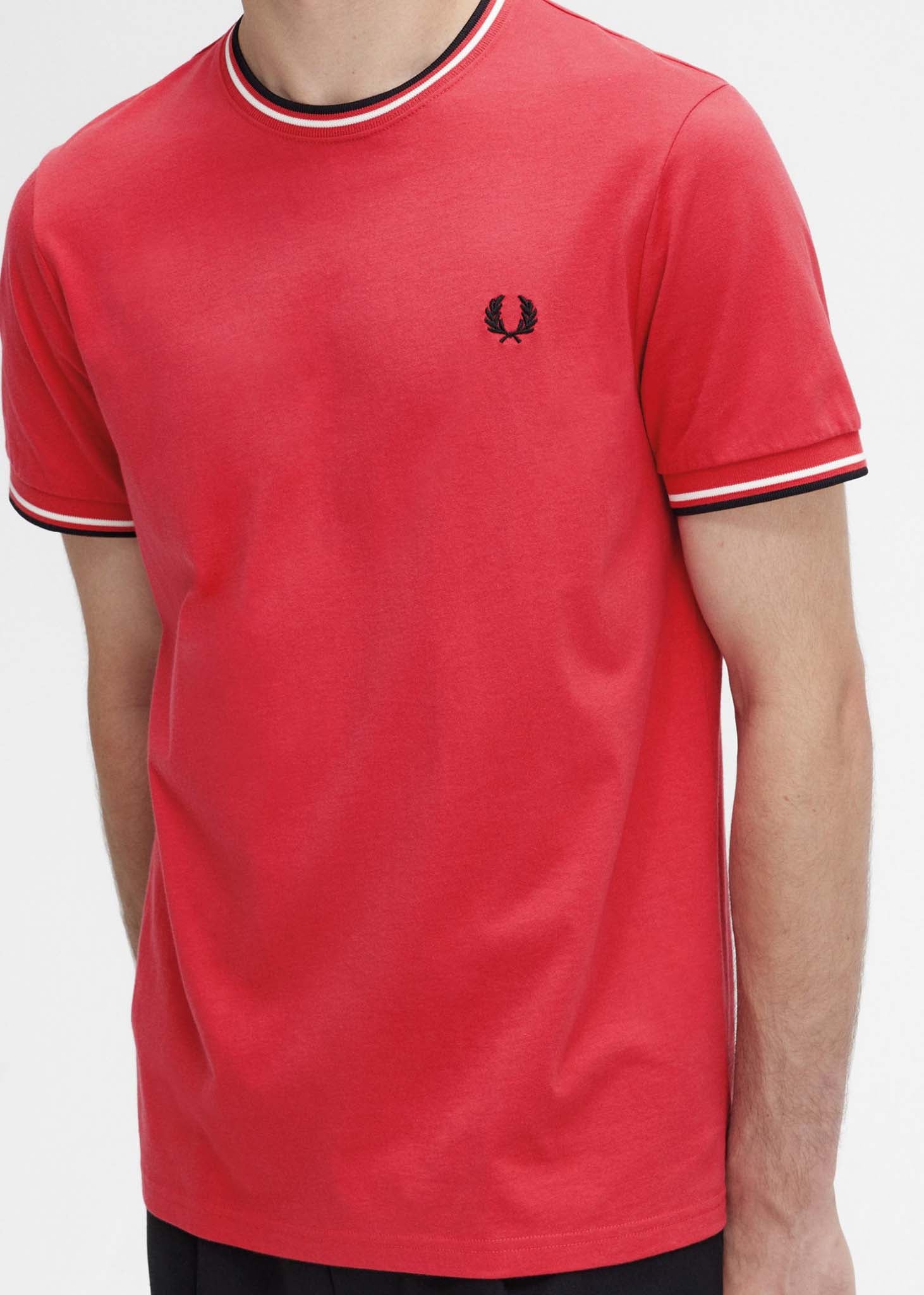 Fred Perry T-shirts  Twin tipped t-shirt - washed red 