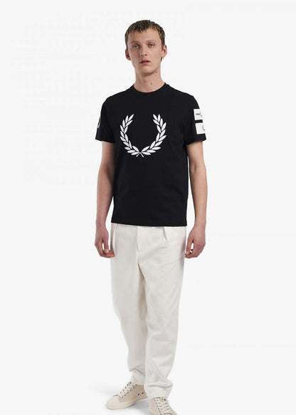 Fred Perry T-shirts  Badge detail t-shirt - black 