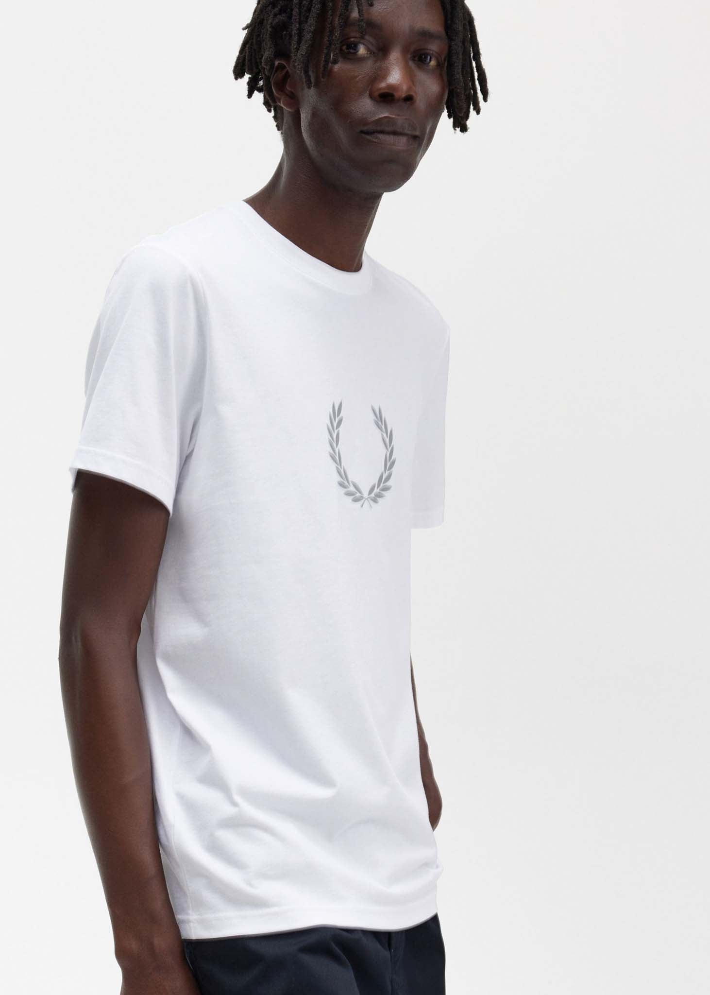 Fred Perry T-shirts  Reflective laurel wreath t-shirt - white 