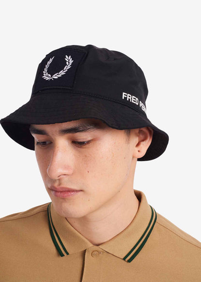 Fred Perry Bucket Hats  Laurel wreath branded bucket hat - black 